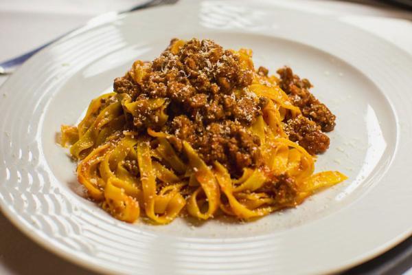 طرز تهیه پاستا تالیاتل با سس راگو؛ ماکارونی اصیل به روش طرز تهیه پاستا تالیاتل با سس راگو؛ ماکارونی اصیل به روش ایتالیایی